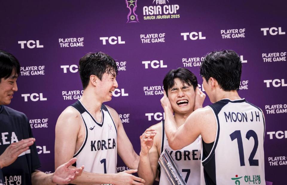 可以放他在, 资格赛中