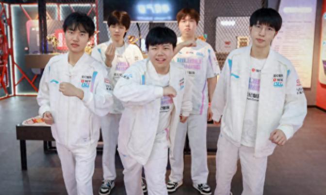 Bin在这, 这两边玩的, 输掉一场比 Bin在这, 这两边玩的, 输掉一场比