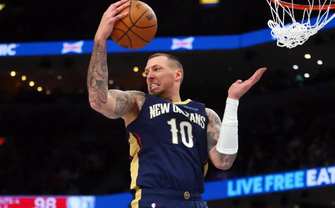 示了NBA, 丹尼尔