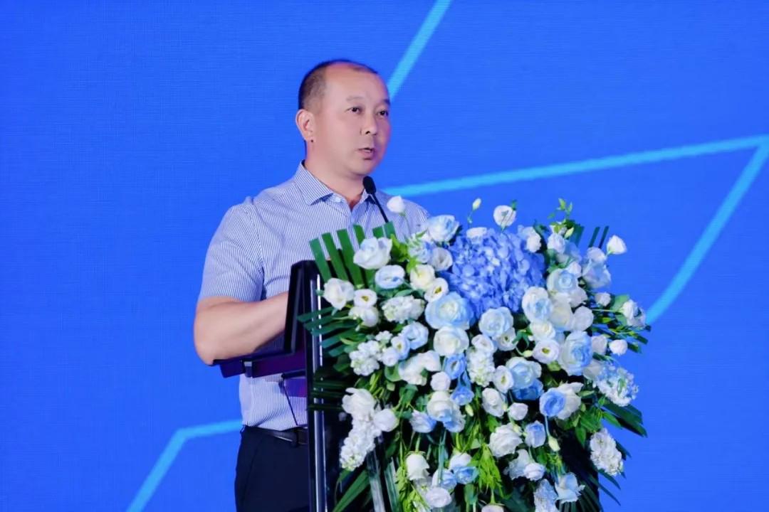 参与和鼎力, 局副局长杜