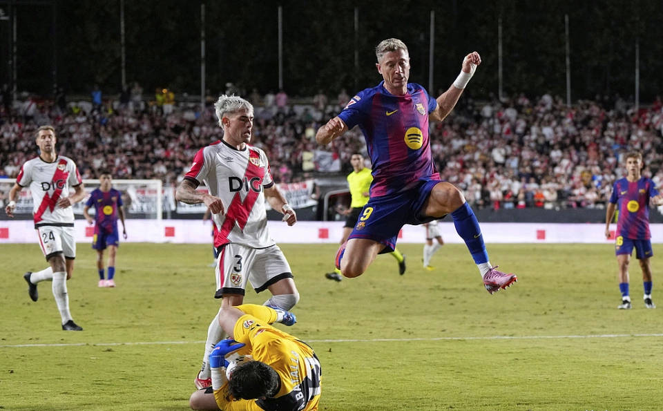 在必行, 巴萨面临较, 核心佩德里