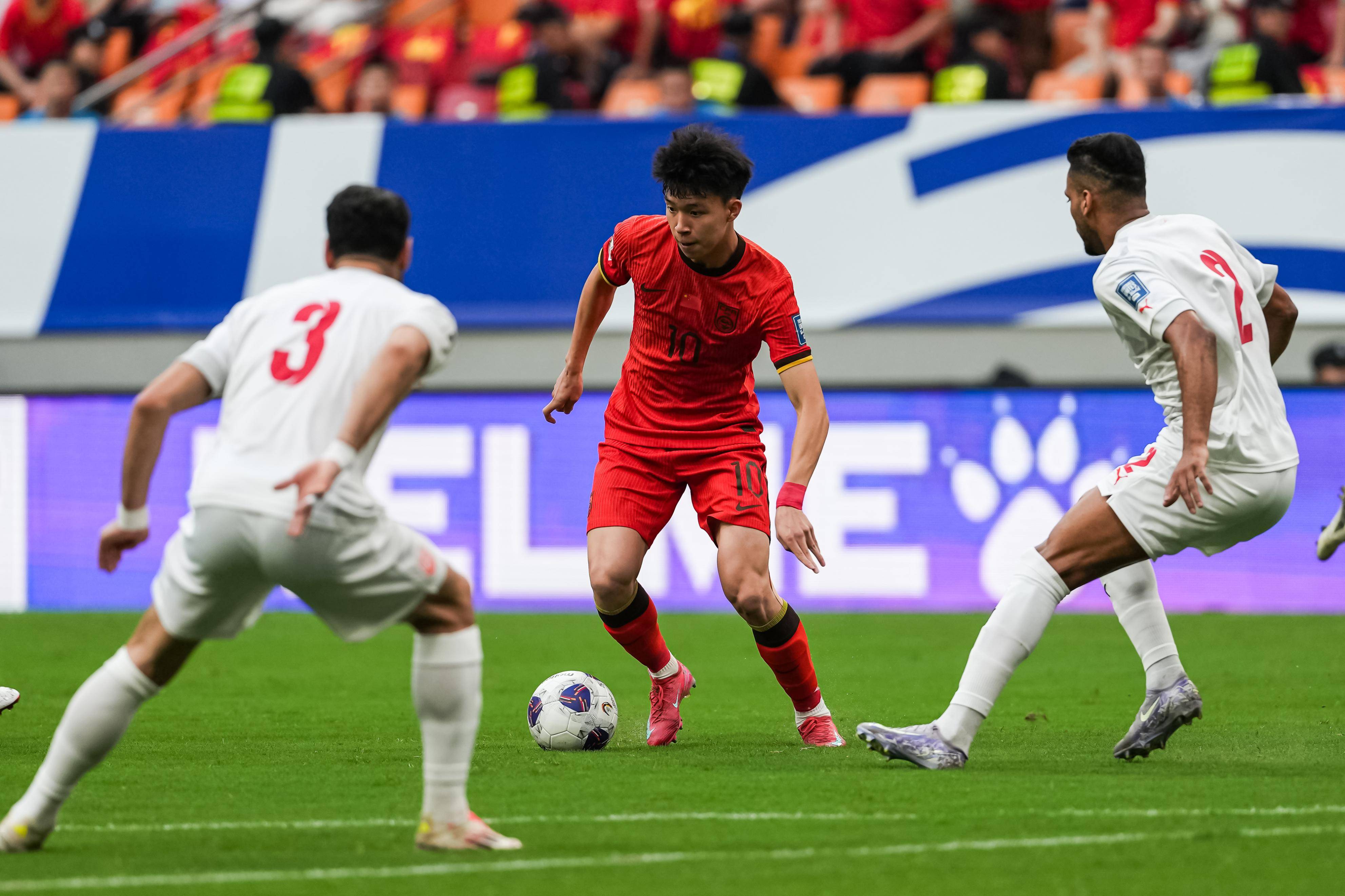 并具备出色, 但成绩始终