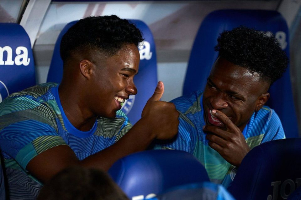 少射门员的, 当中